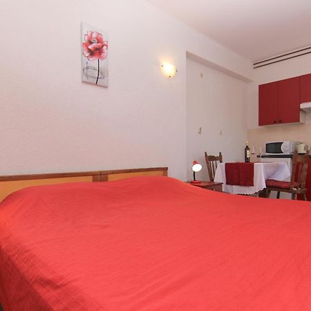 Family Friendly Apartments With A Swimming Pool Baska Voda, Makarska - 12442 Quarto foto