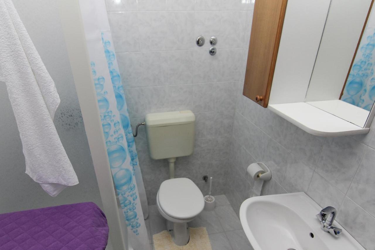 Family Friendly Apartments With A Swimming Pool Baska Voda, Makarska - 12442 Exterior foto