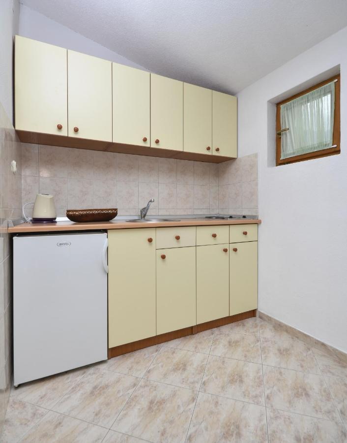 Family Friendly Apartments With A Swimming Pool Baska Voda, Makarska - 12442 Exterior foto