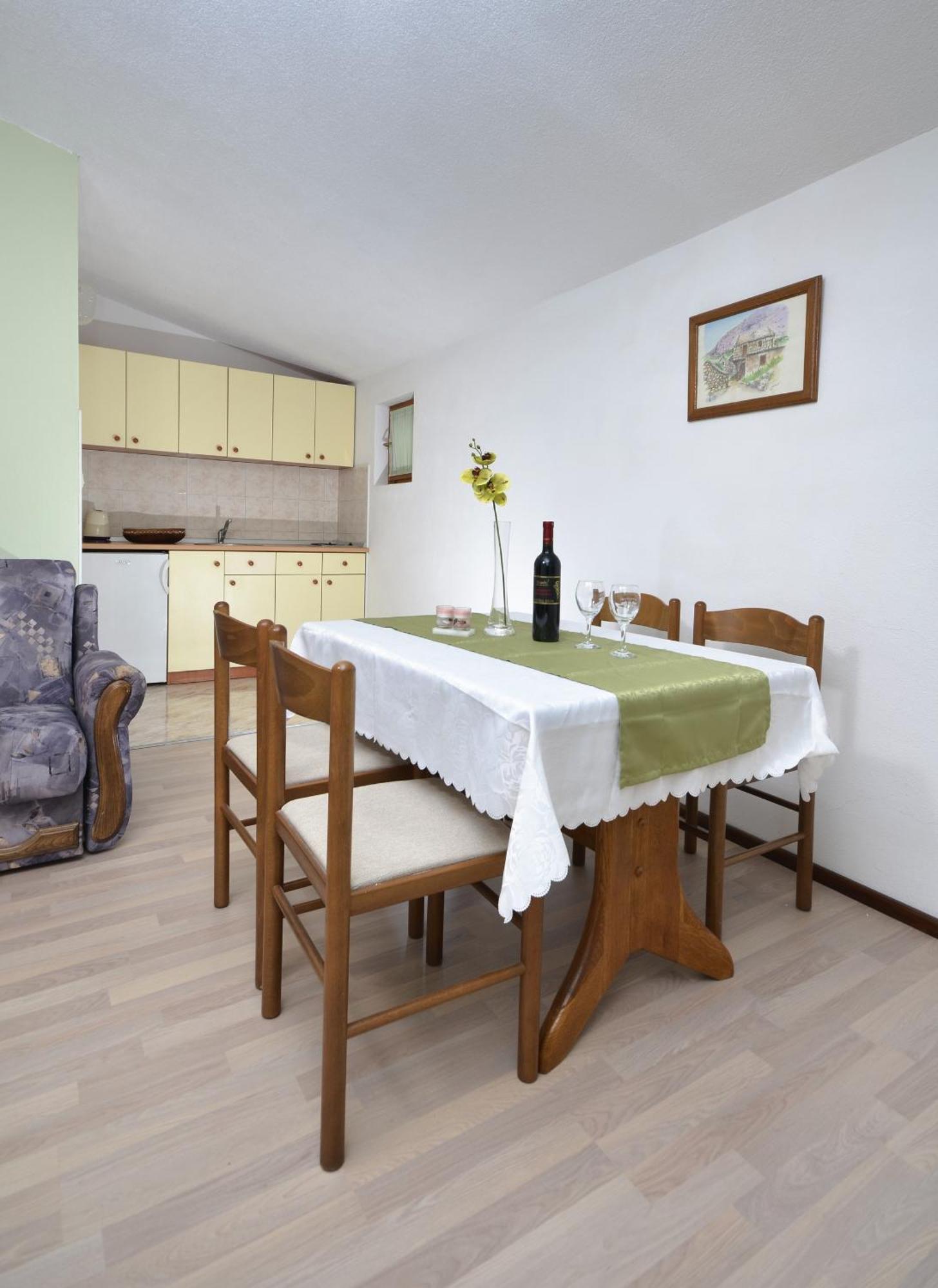 Family Friendly Apartments With A Swimming Pool Baska Voda, Makarska - 12442 Quarto foto