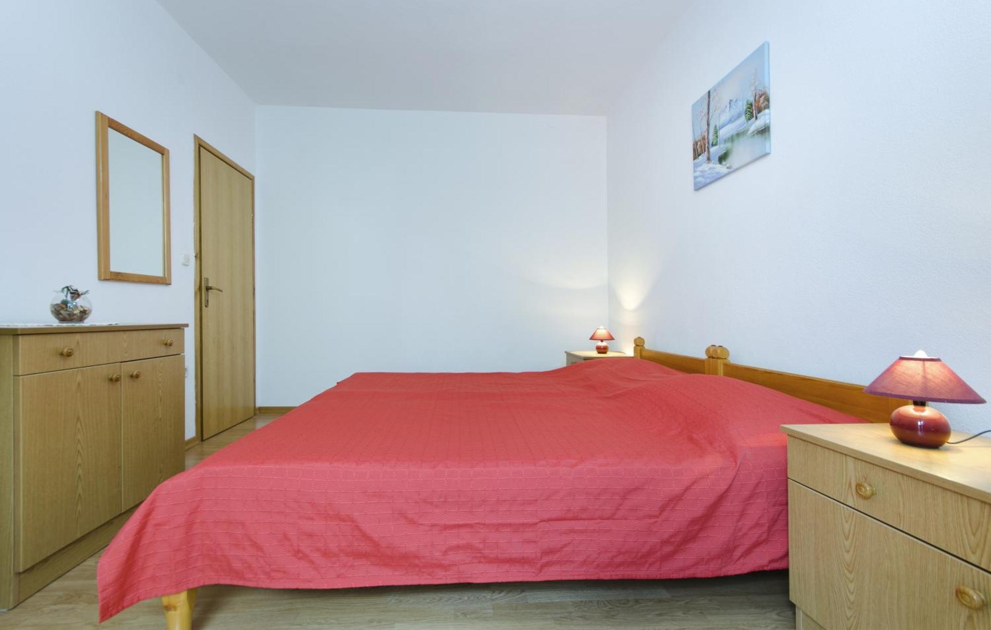 Family Friendly Apartments With A Swimming Pool Baska Voda, Makarska - 12442 Quarto foto