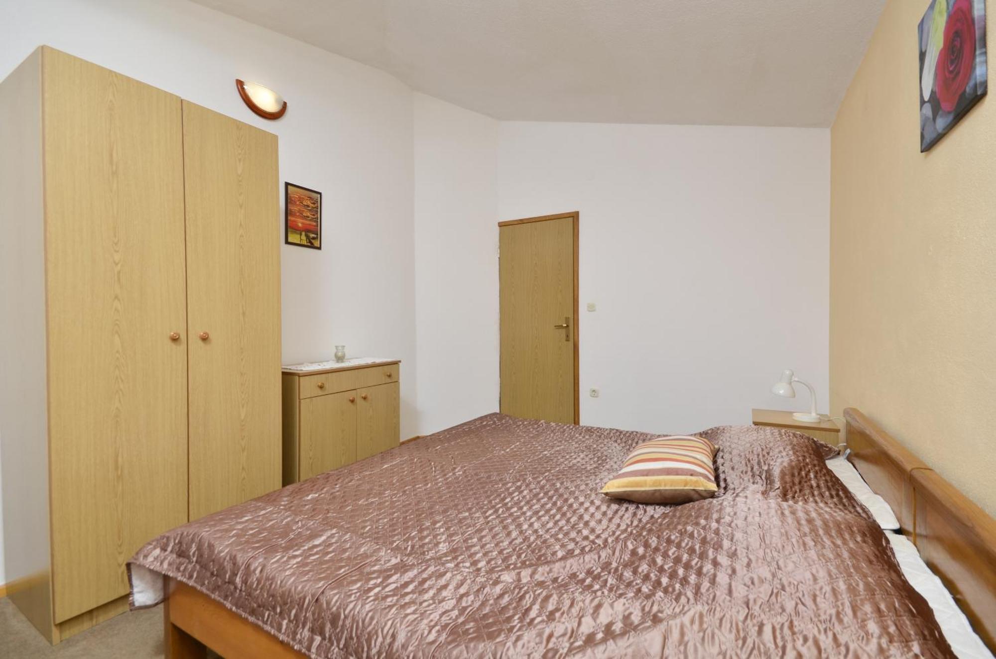 Family Friendly Apartments With A Swimming Pool Baska Voda, Makarska - 12442 Quarto foto